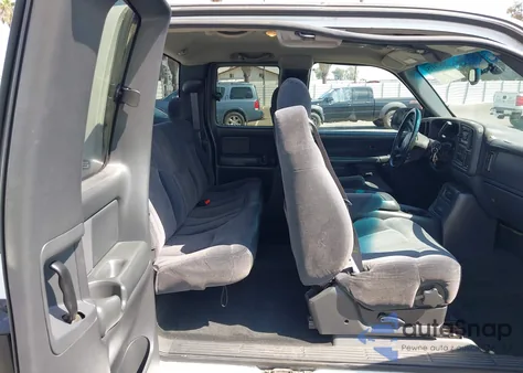 2000 Chevrolet Silverado 1500 Ls from USA, damaged, VIN 2GCEC19V5Y1313997